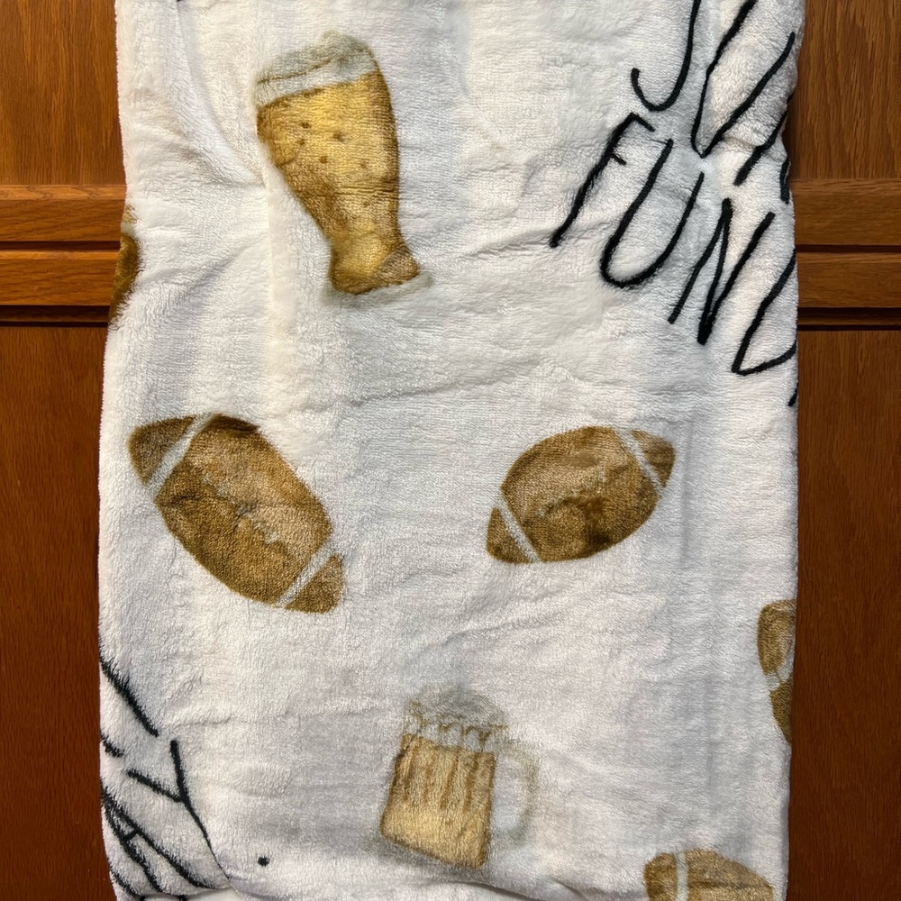 RAE DUNN SUNDAY FUNDAY Football & Mugs Soft Plush Throw NWT - Picture 3 of 6